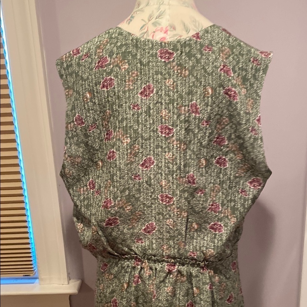 Green High Low Wrap Sundress with Plunge Neckline - Picture 8 of 11